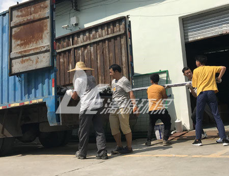 漓源環(huán)?!白蠲姥b卸工”